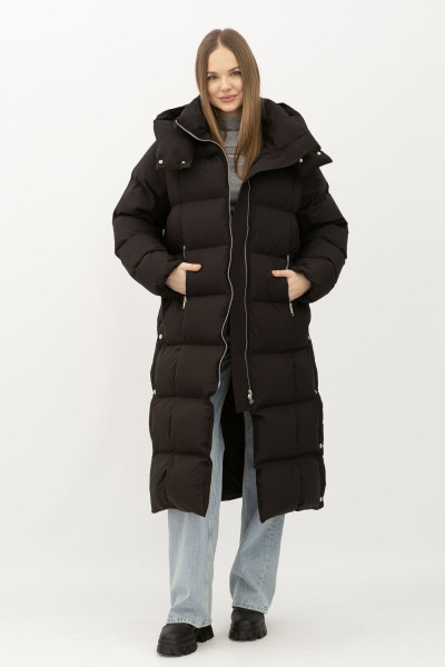 Стьобаний пуховик чорного кольору середньої довжини 2405/2024