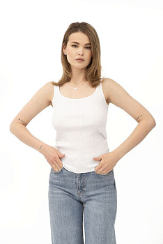 Біла трикотажна майка в рубчик 24100400