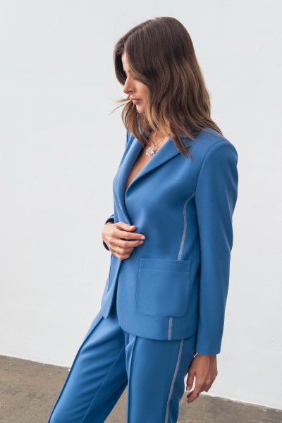 Однобортний жакет блакитного кольору з накладними кишенями Мішель 01