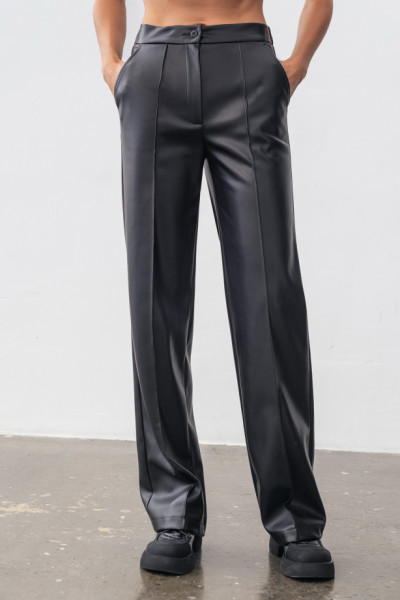 Брюки з еко шкіри чорні прямого силуету Дален