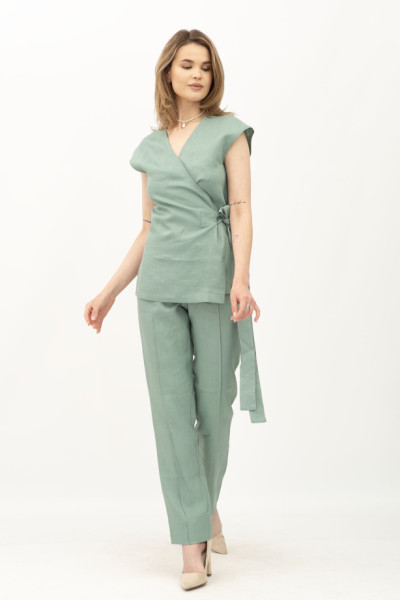 Жіночий костюм з льону жилет та брюки зелений Топал 01 Жіночий костюм з льону жилет та брюки зелений Топал 01