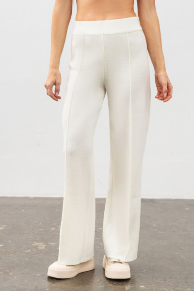 Брюки прямі трикотажні молочні 24218100