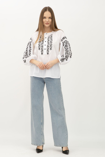 Блуза вишиванка  з чорним орнаментом Санета