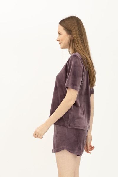 Велюровий костюм футболка та шорти бузкового кольору Джумі 02 Велюровий костюм футболка та шорти бузкового кольору Джумі 02