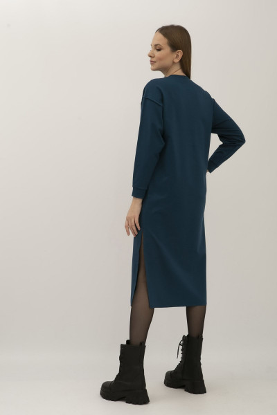 Трикотажна оверсайз сукня синього кольору довжиною за коліно Міото 04 Трикотажна оверсайз сукня синього кольору довжиною за коліно Міото 04