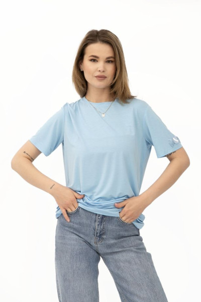 Блакитна трикотажна футболка вільного крою з круглою горловиною Такка 01