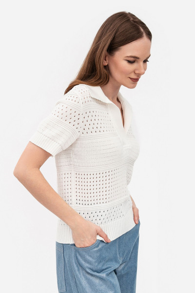 Жіночий джемпер з коміром поло молочного кольору 25107000