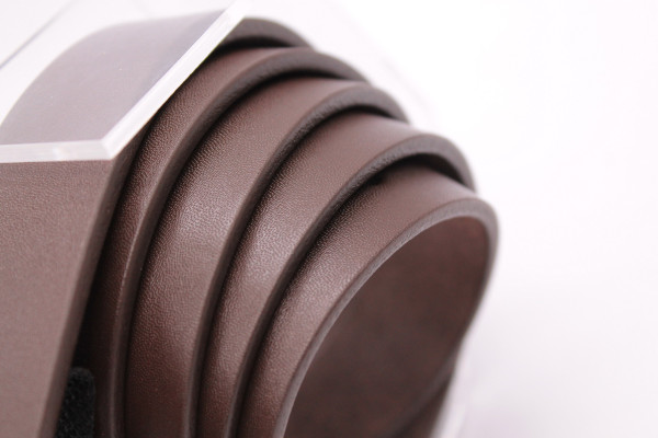 Ремінь жіночий з натуральної цільної шкіри шоколадного кольору 525/122