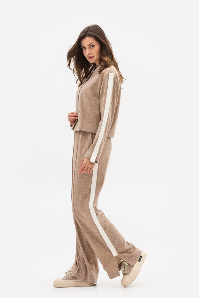 Трикотажний бомбер бежевого кольору Кіріса