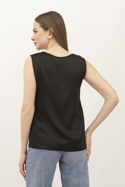 Шовкова майка з широкими плечима чорного кольору Донато 07