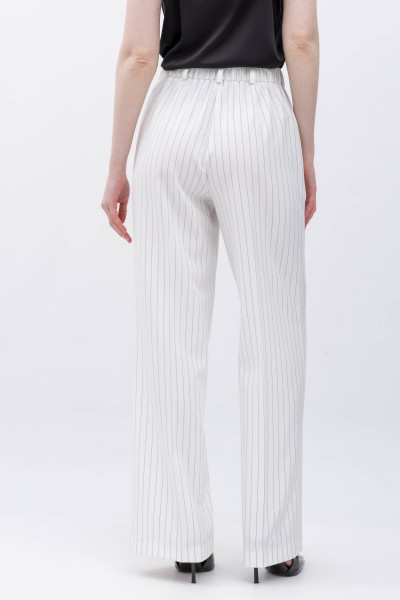 Брюки з костюмної тканини у вертикальну смужку Ренті