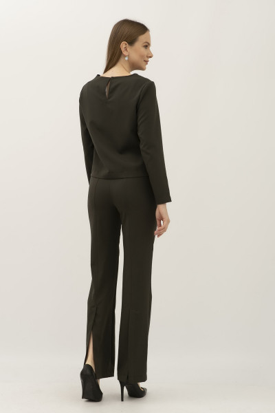Жіночий костюм оливковий з блузою та штанами Тєміт 02 Жіночий костюм оливковий з блузою та штанами Тєміт 02