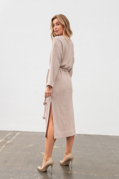 Трикотажна сукня міді  з боковим  розрізом бежевого кольору Малиса Трикотажна сукня міді  з боковим  розрізом бежевого кольору Малиса