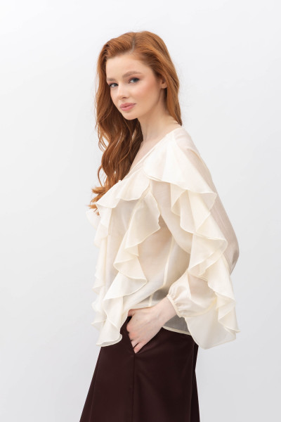 Шифонова блуза з  воланами молочного кольору Орлана