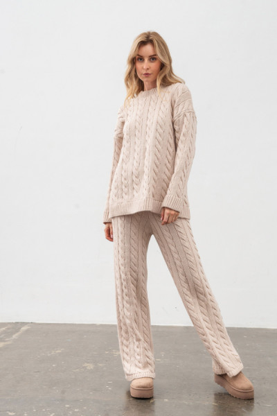 В'язаний жіночий костюм бежевого кольору джемпер та штани 4598/2024 В'язаний жіночий костюм бежевого кольору джемпер та штани 4598/2024