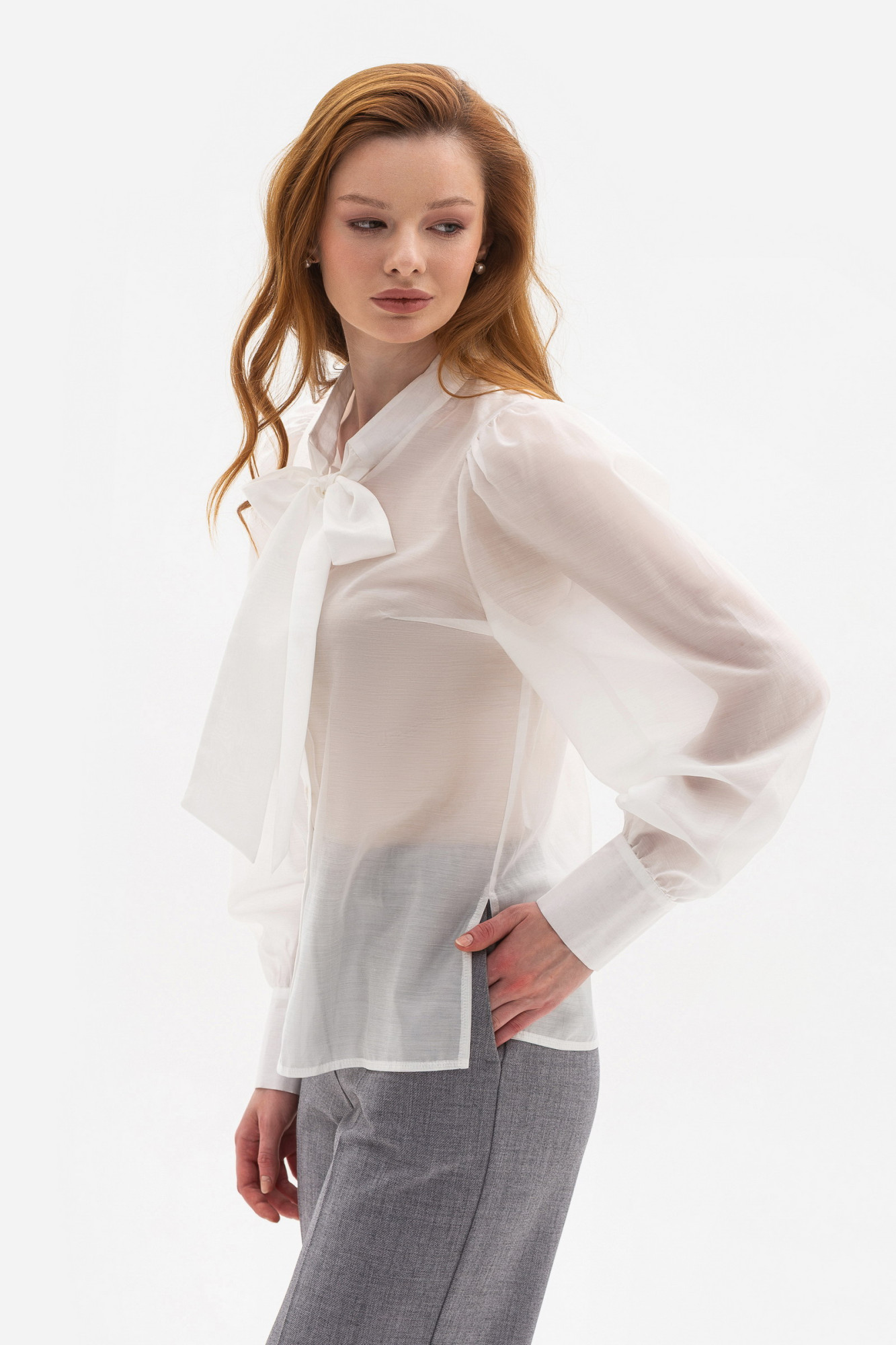 Напівпрозора блуза вільного силуету білого кольору Астрея