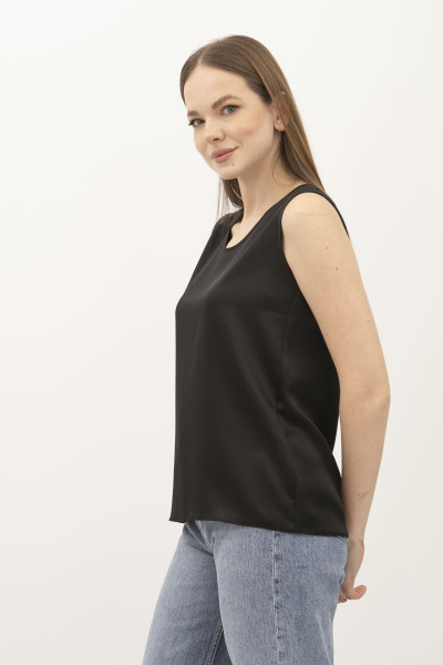 Шовкова майка з широкими плечима чорного кольору Донато 07