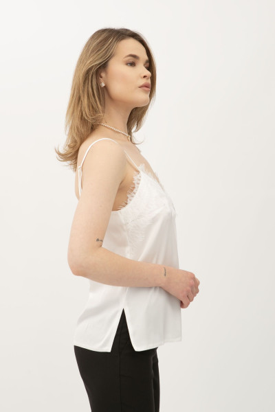 Майка жіноча шовкова молочна на бретелях Шайна 02