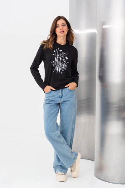 Трикотажний лонгслів чорного кольору з округлою горловиною Мелік 03