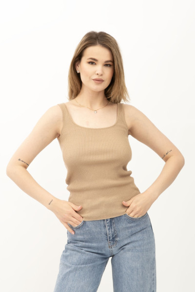 Бежева  майка в рубчик з глибоким вирізом 24100403