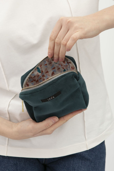 Велюрова косметичка  зеленого кольру Косметичка 03