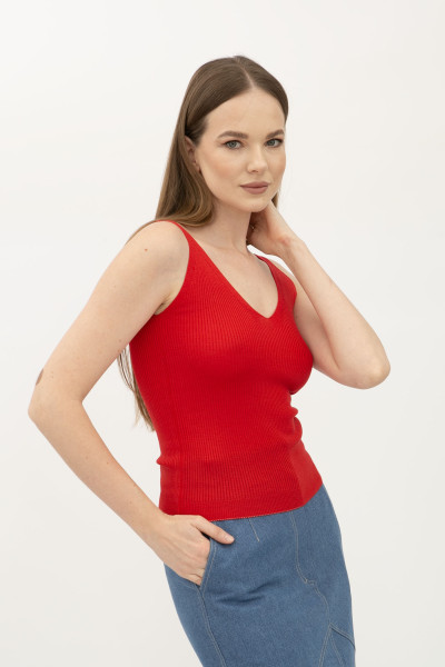 Червона майка в рубчик з глибоким вирізом 24100506