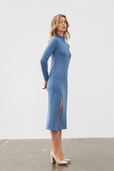 Трикотажна сукня блакитного кольору довжини міді Зірел Трикотажна сукня блакитного кольору довжини міді Зірел