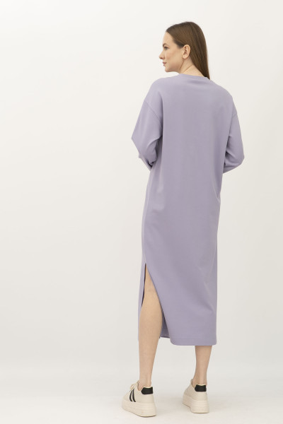 Трикотажна оверсайз сукня бузкового кольору довжиною за коліно Міото 12 Трикотажна оверсайз сукня бузкового кольору довжиною за коліно Міото 12