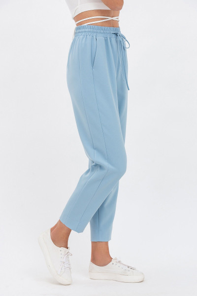 Вільні жіночі штани з костюмної тканини блакитного кольору Норіс