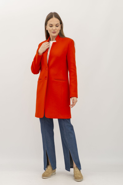 Класичне пальто коралового кольору напівприлеглого силуету Клєра