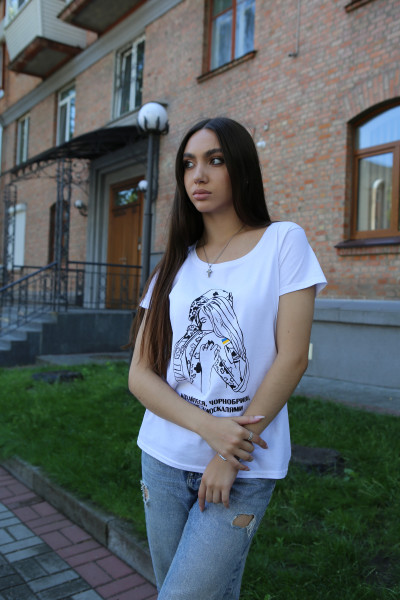 Футболка біла з авторським малюнком Футболка обійми