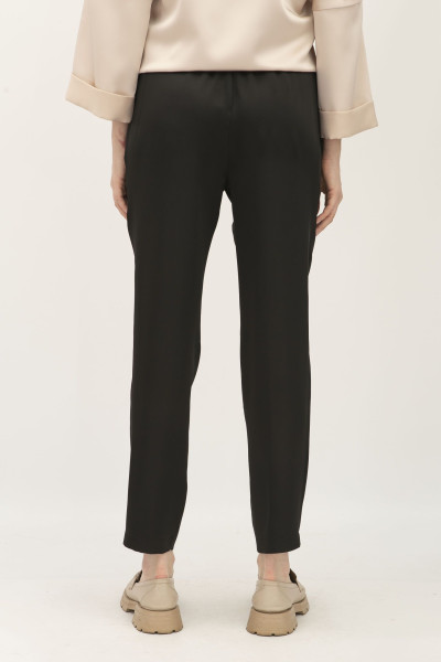 Чорні жіночі брюки у білизняному стилі Бірсен 001