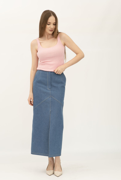 Рожева майка в рубчик з глибоким вирізом 24100404