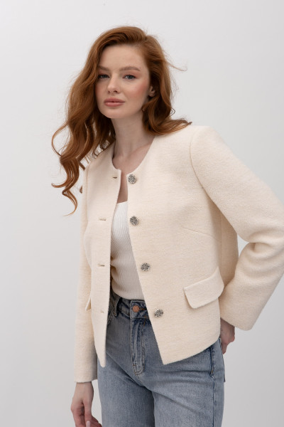Жакет прямого силуету молочного кольору Сателі 02