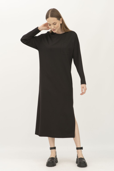 Трикотажна оверсайз сукня чорного кольору довжиною за коліно Міото 11 Трикотажна оверсайз сукня чорного кольору довжиною за коліно Міото 11