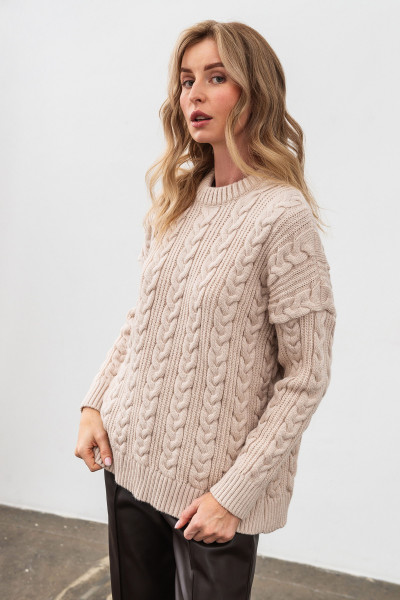 В'язаний подовжений джемпер оверсайз молочного кольору 4590/2024