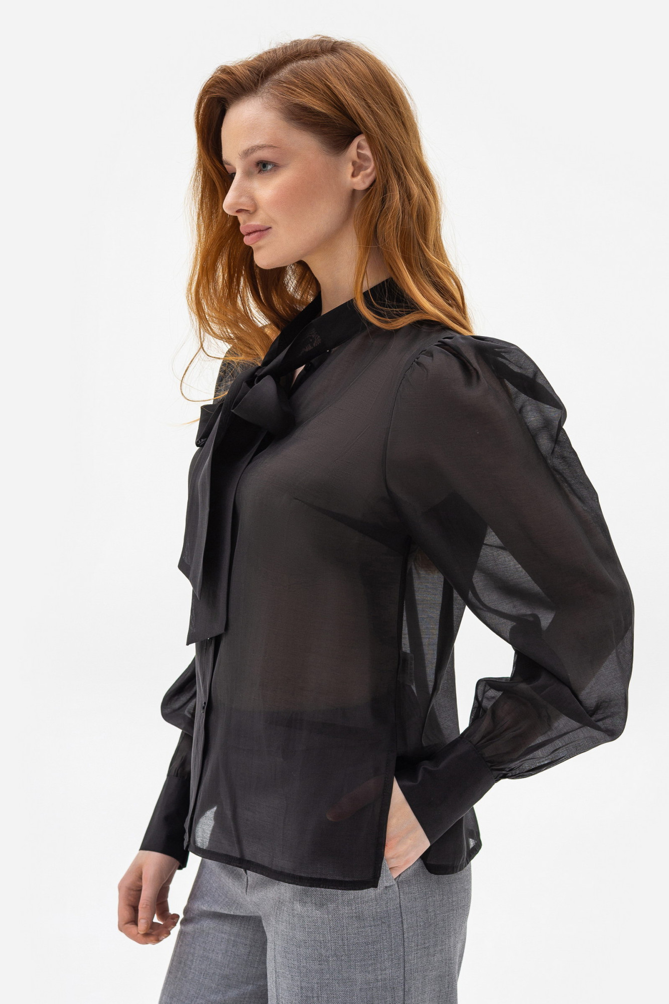 Напівпрозора блуза вільного силуету чорного кольору Астрея 03