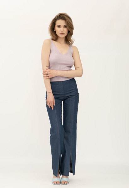 Бузкова майка в рубчик з глибоким вирізом 24100504