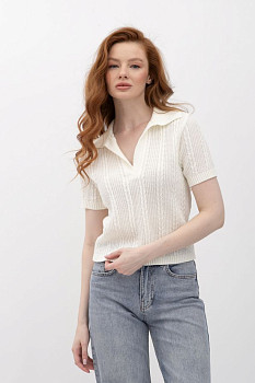 Жіночий джемпер з коміром поло молочного кольору 25207000