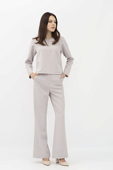 Жіночий сірий костюм з блузою та штанами з костюмної тканини Тєміт Жіночий сірий костюм з блузою та штанами з костюмної тканини Тєміт