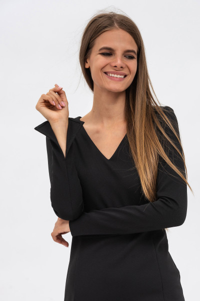 Приталена жіноча сукня міді-довжини із трикотажу чорного кольору Амата Приталена жіноча сукня міді-довжини із трикотажу чорного кольору Амата