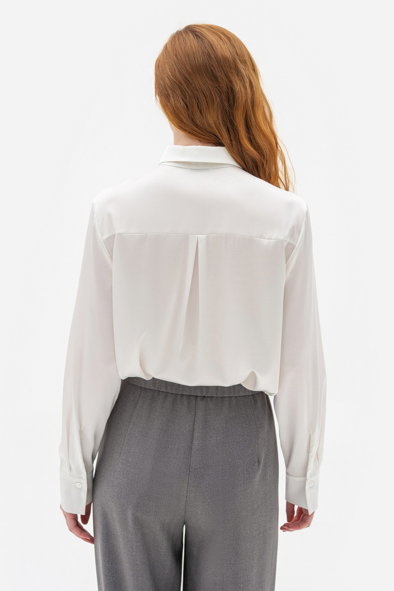 Класична блуза з коміром та довгим рукавом молочного кольору Телета