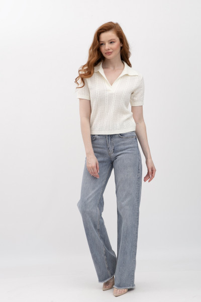 Жіночий джемпер з коміром поло молочного кольору 25207000