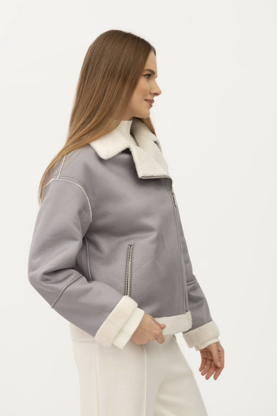 Куртка демісезонна вкорочена сірого кольору 24107305