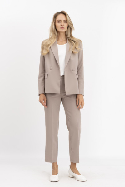 Двобортний жакет з костюмної тканини бежевого кольору Фаєрі 03