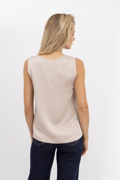 Шовкова жіноча майка прямого силуету бежнвого кольору Донато 092
