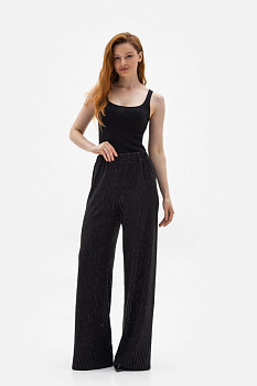 Чорні трикотажні брюки вільного крою Леврес