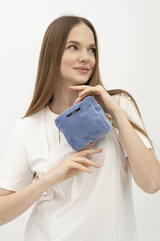 Велюрова косметичка блакитного кольру Косметичка 02