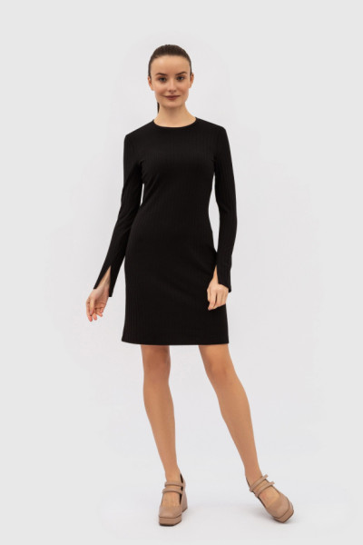 Коротка напівприталена чорна сукня з трикотажу довжиною вище коліна Еліон 03 Коротка напівприталена чорна сукня з трикотажу довжиною вище коліна Еліон 03