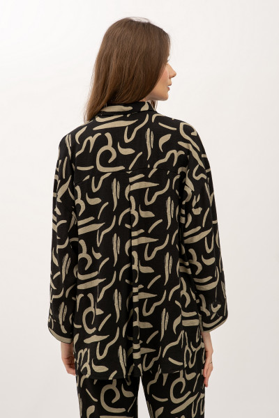Блуза-сорочка  вільного силуету з рукавами 3/4 чорного кольору Аркана